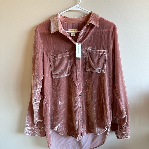 Anthropologie Tops - NWT Anthropologie Pink Velour Top